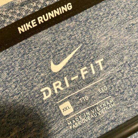 EUC NIKE Shirt - Picture 2 of 2